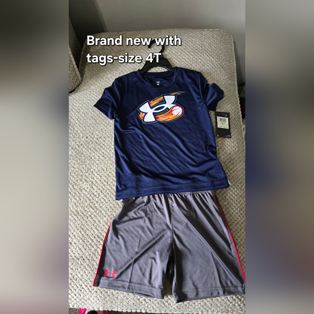 Under Armour Navy Short-Sleeve Performance Tee with Graphic Logo